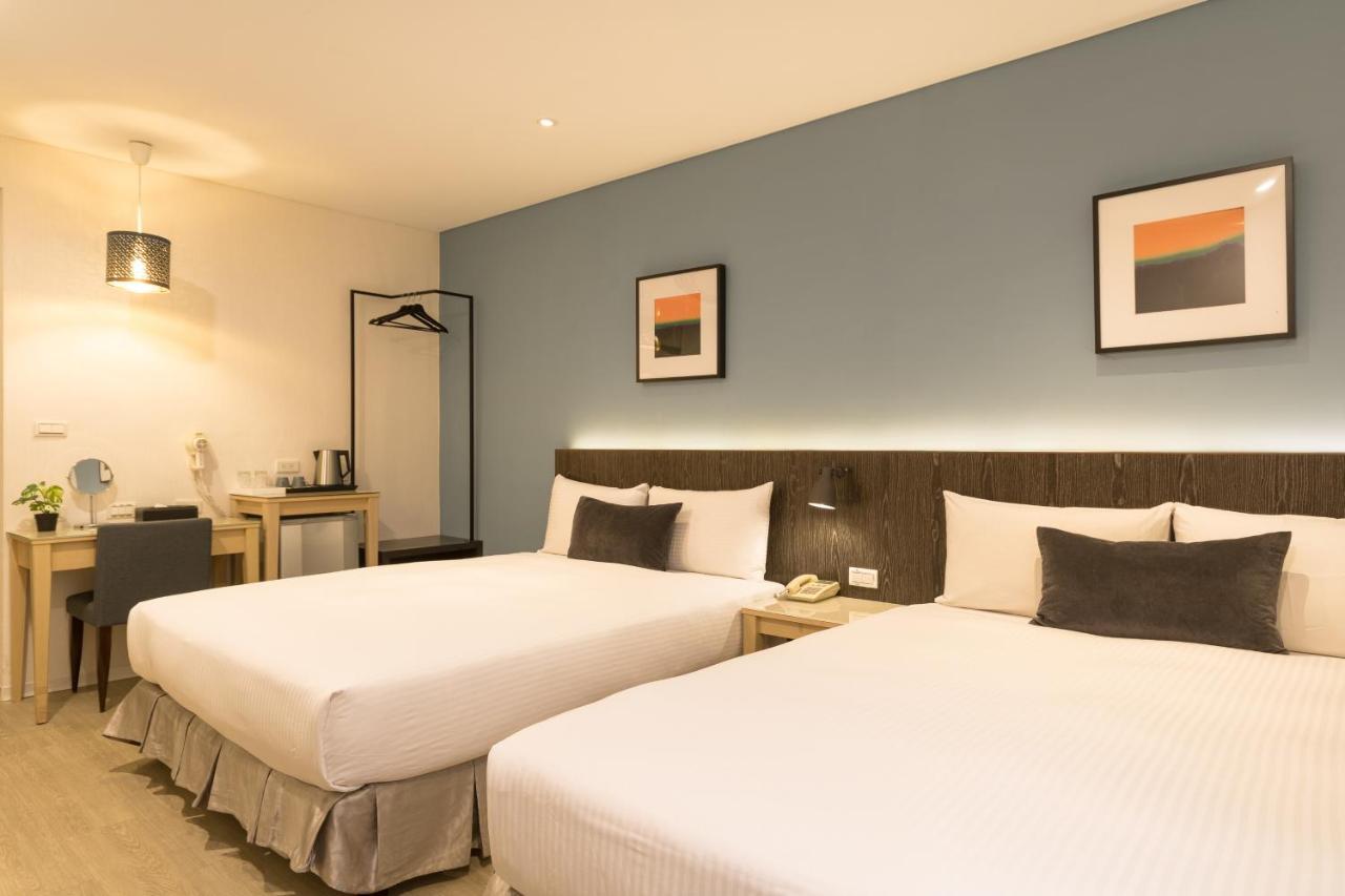 Just Enjoy Business Hotel Тайнань Екстер'єр фото