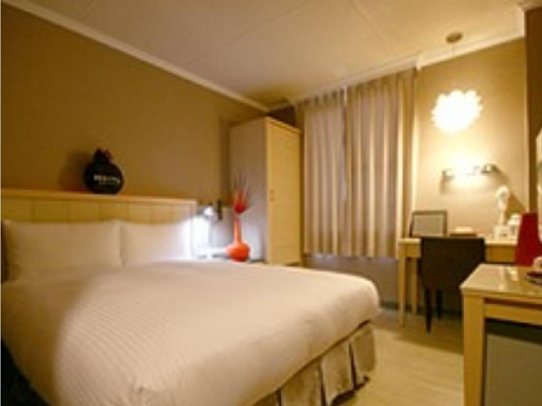 Just Enjoy Business Hotel Тайнань Екстер'єр фото