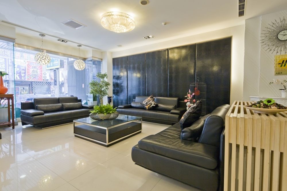 Just Enjoy Business Hotel Тайнань Екстер'єр фото